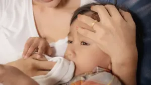 突然不願飲奶？教妳5招應對寶寶「厭奶期」