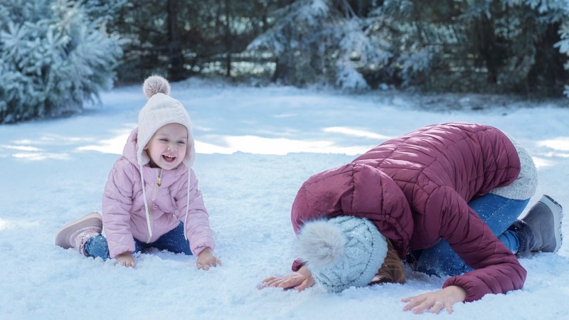 Playing with Snow Friso Growing Up Together